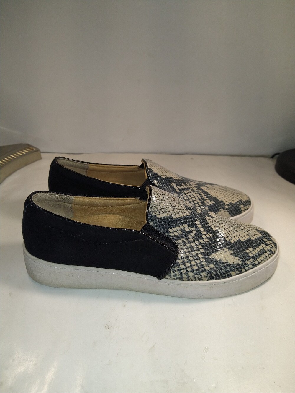 Vionic Midi Snake Print Slip On Sneakers Shoes Women's sz 7.5.